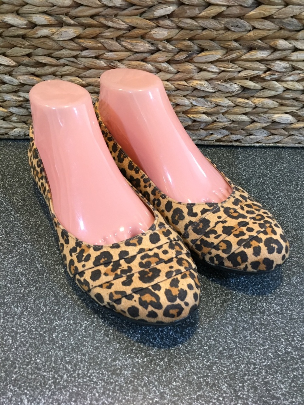 Cliffs by WHITE MOUNTAIN Leopard Print Flats